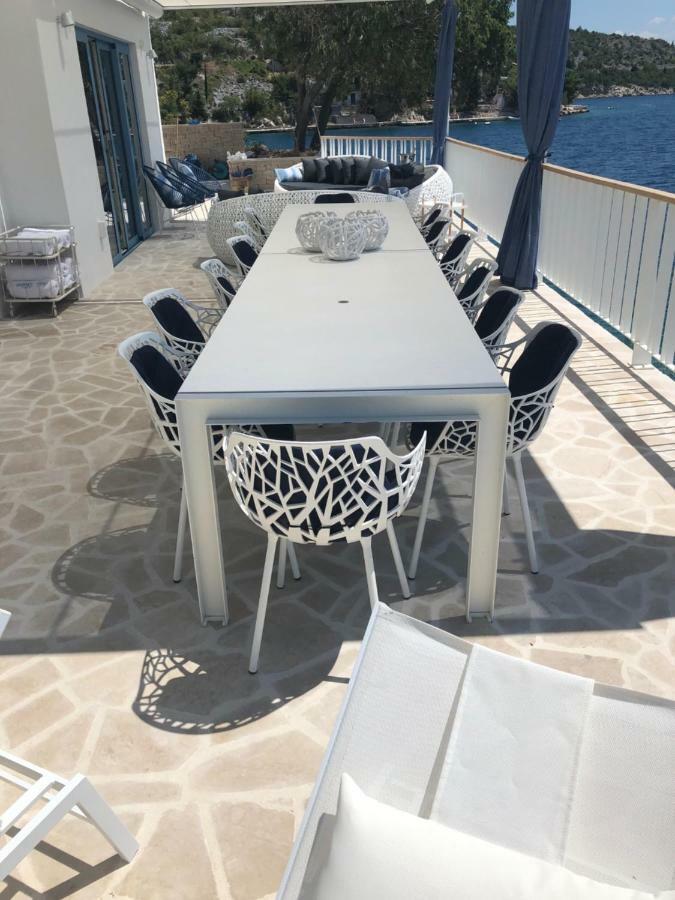 Villa Beline Direct Aan Zee, Verwarmd Zwembad En Sauna تريبانج كروشيتسا المظهر الخارجي الصورة